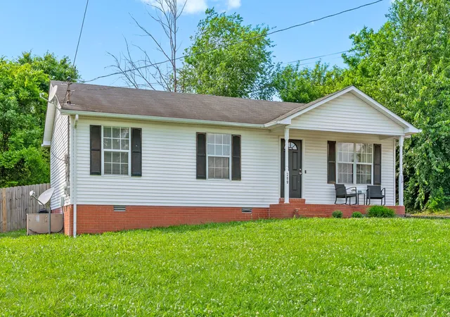 Homes for sale in Oak Grove, KY | 209 Golden Pond Ave, Oak Grove, KY 42262 | MLS# 2898803