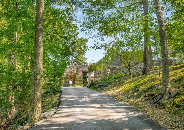 Photo 3 of Single family home for sale at 5412 Stanford Dr, Nashville, TN 37215 | MLS# 3217752 | Listing updated on 2026-08-19