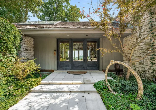 Photo 4 of Single family home for sale at 5412 Stanford Dr, Nashville, TN 37215 | MLS# 3217752 | Listing updated on 2026-08-19