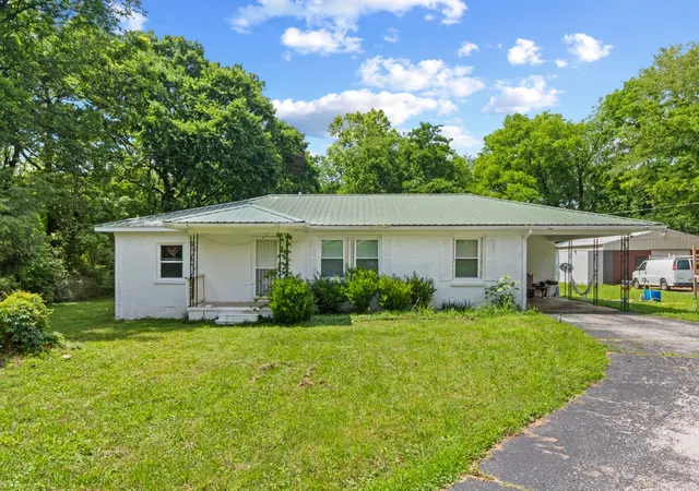 Photo 4 of Single family home for sale at 8302 Lawrenceburg Hwy, Mount Pleasant, TN 38474 | MLS# 2900232 | Listing updated on 2025-12-02