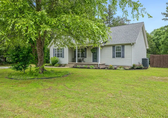 3rd image of 123 Hubbard St, Hohenwald, TN 38462 | MLS# 2905920