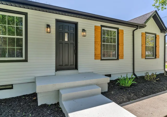 2nd image of 202 Timberlake Dr, Hendersonville, TN 37075 | MLS# 3259710
