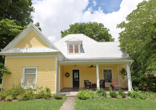 1st image of 205 College St, Portland, TN 37148 | MLS# 2900462