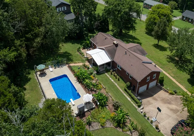 3rd image of 237 Craigmeade Dr, Nashville, TN 37214 | MLS# 2908135