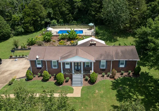 Photo 3 of Single family home for sale at 237 Craigmeade Dr, Nashville, TN 37214 | MLS# 2908135 | Listing updated on 2026-09-07