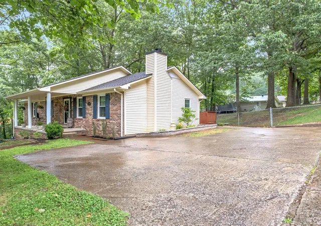 Photo 2 of Single family home for sale at 130 Shane Lee Cir, Dover, TN 37058 | MLS# 2905736 | Listing updated on 2025-08-21