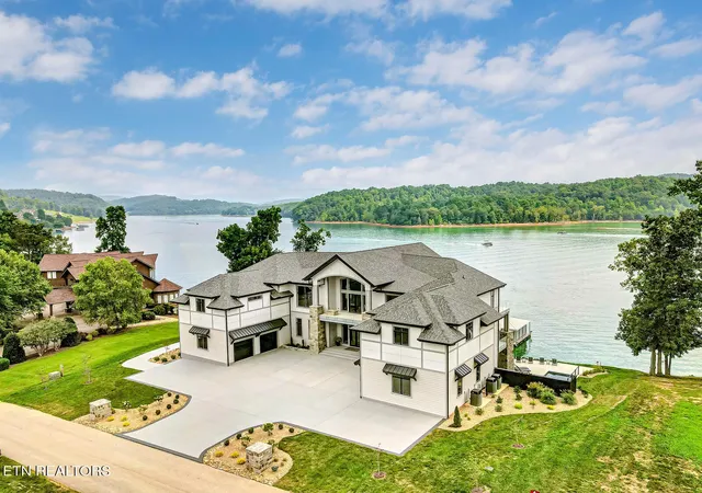 3rd image of 201 Crown Jewel Lane, La Follette, TN 37766 | MLS# 3185444