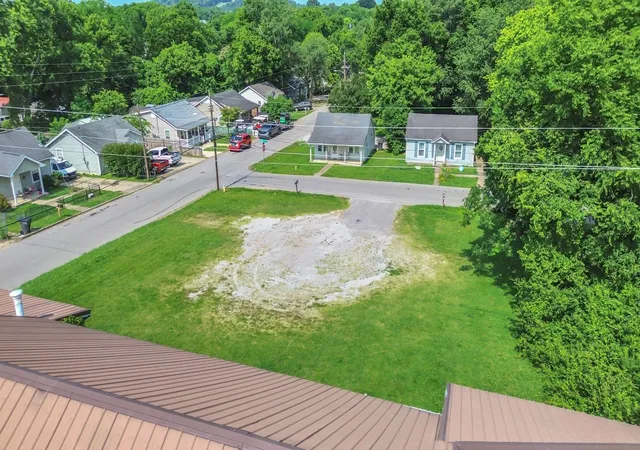 2nd image of 317 E 18th St, Columbia, TN 38401 | MLS# 2905844