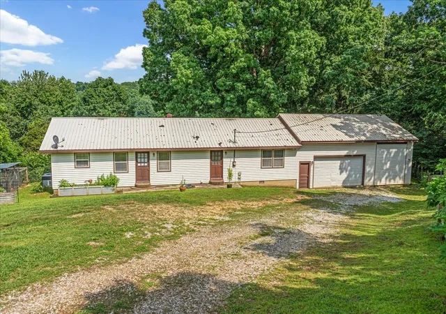 3rd image of 1551 Rhotons Chapel Rd, Manchester, TN 37355 | MLS# 2914370