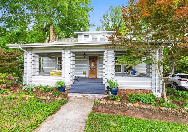 1st image of 403 Gaines St, Sparta, TN 38583 | MLS# 2907680