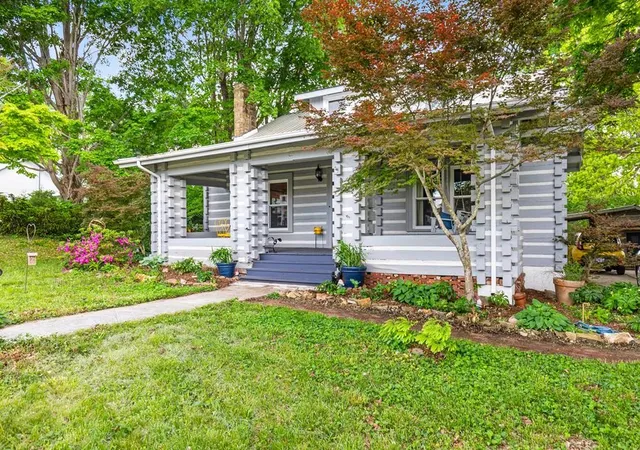 2nd image of 403 Gaines St, Sparta, TN 38583 | MLS# 2907680