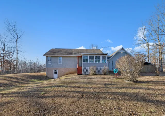 2nd image of 115 Boyd Ln, Hohenwald, TN 38462 | MLS# 3068240
