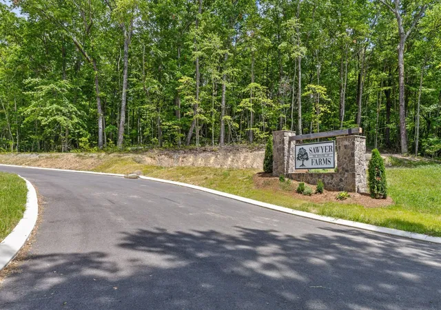 Homes for sale in Signal Mountain, TN | 1820 Sawyer Farms Lane, Signal Mountain, TN 37377 | MLS# 2907431