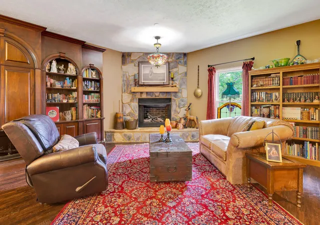 2nd image of 997 W 12th Street, Chickamauga, GA 30707 | MLS# 2908459