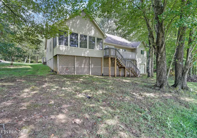 Photo 4 of Single family home for sale at 17 Kenwood Court, Crossville, TN 38558 | MLS# 3013093 | Listing updated on 2026-09-23