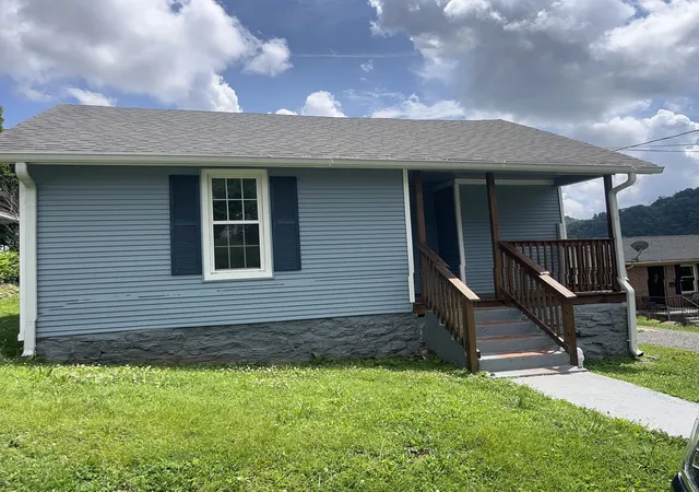 Homes for sale in Carthage, TN | 218 Ward Ave E, Carthage, TN 37030 | MLS# 2914502