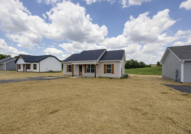 Homes for sale in Adams, TN | 1047 Landing Lane, Adams, TN 37010 | MLS# 2914621