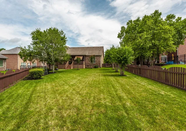 Homes for sale in Hendersonville, TN | 1002 Thistle Ct, Hendersonville, TN 37075 | MLS# 2918078