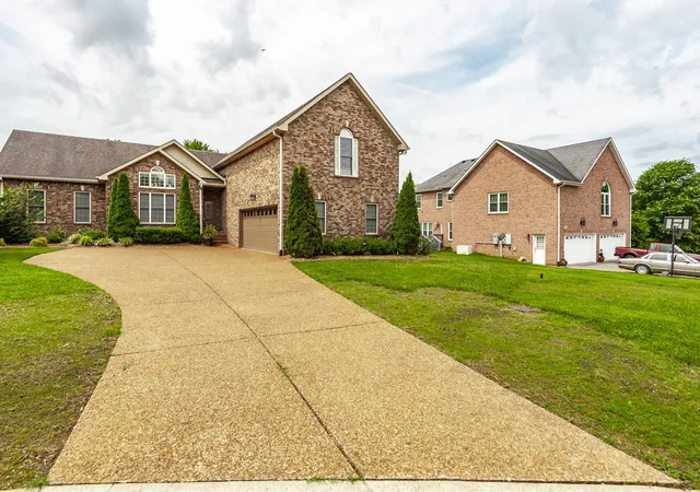 Homes for sale in Hendersonville, TN | 1002 Thistle Ct, Hendersonville, TN 37075 | MLS# 2918078