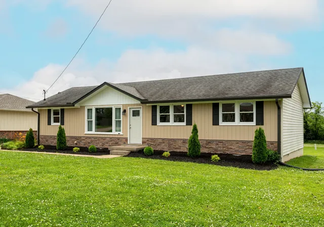 1st image of 114 Crestview Dr, Hendersonville, TN 37075 | MLS# 2915229