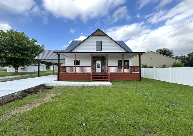 2nd image of 906 Davidson St, Tullahoma, TN 37388 | MLS# 2921076
