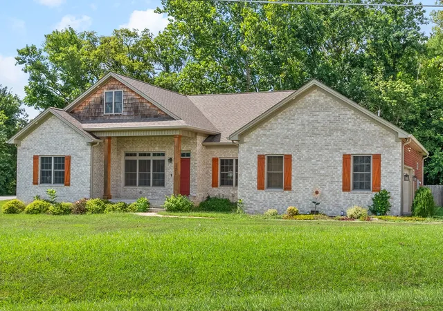 3rd image of 1241 Emerson Cir, Hopkinsville, KY 42240 | MLS# 2918007