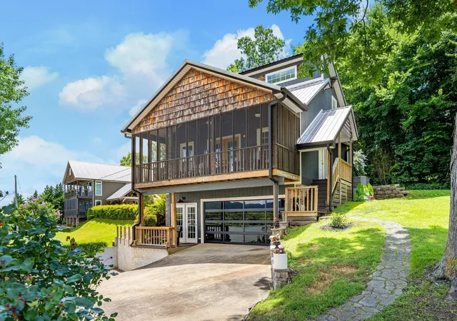 Photo 2 of Single family home for sale at 8223 Snow Hl Rd, Ooltewah, TN 37363 | MLS# 3540487 | Listing updated on 2026-09-16