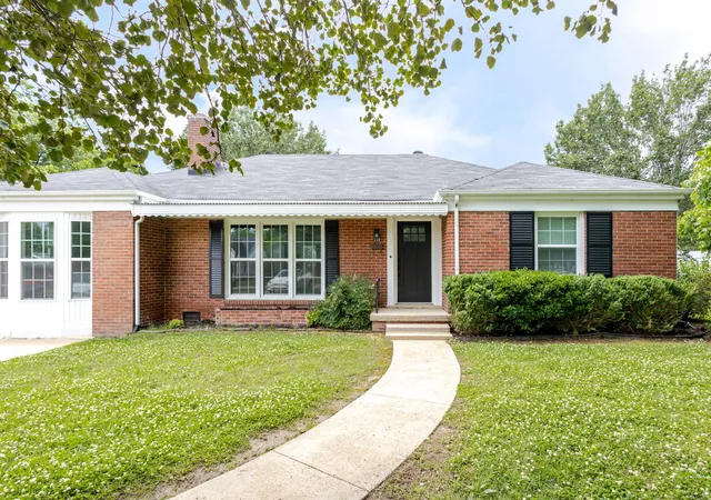 Photo 2 of Single family home for sale at 238 Elm Ave, Lewisburg, TN 37091 | MLS# 3224690 | Listing updated on 2026-08-31