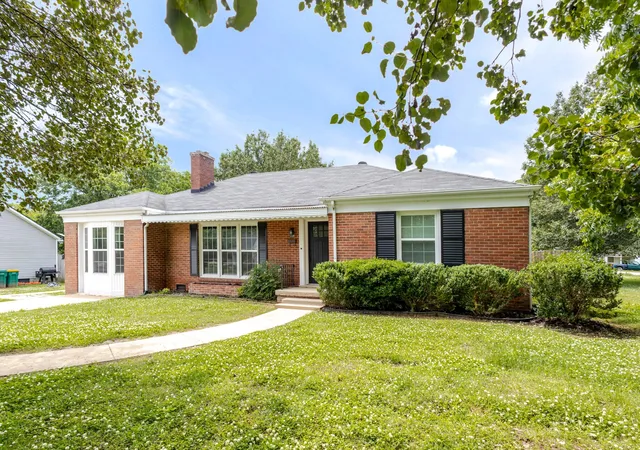 Photo 1 of Single family home for sale at 238 Elm Ave, Lewisburg, TN 37091 | MLS# 3224690 | Listing updated on 2026-08-31