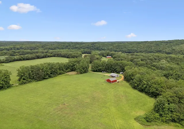 2nd image of 129 Taylor Phillips Rd, Hohenwald, TN 38462 | MLS# 2921370