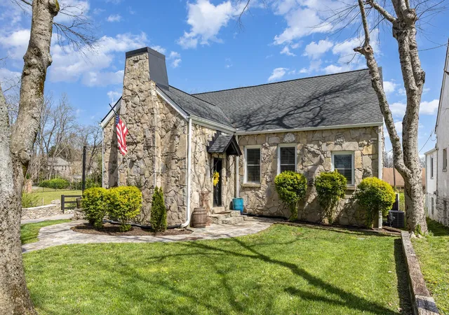 Photo 1 of Single family home for sale at 805 Allison Gdns, Columbia, TN 38401 | MLS# 2923343 | Listing updated on 2025-09-17