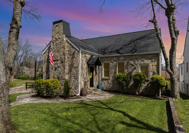 Photo 2 of Single family home for sale at 805 Allison Gdns, Columbia, TN 38401 | MLS# 2923343 | Listing updated on 2025-09-17
