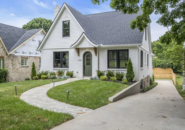 2nd image of 2704 Westwood Avenue, Nashville, TN 37212 | MLS# 2921282