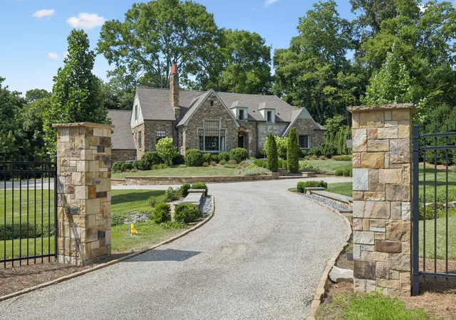5th image of 2304 Valley Brook Rd, Nashville, TN 37215 | MLS# 2973557