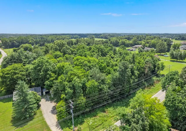 3rd image of 2809 Lake Road, Woodlawn, TN 37191 | MLS# 2923823