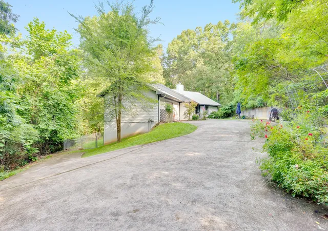 31st image of 8668 W Hwy 136, Chickamauga, GA 30707 | MLS# 2922071