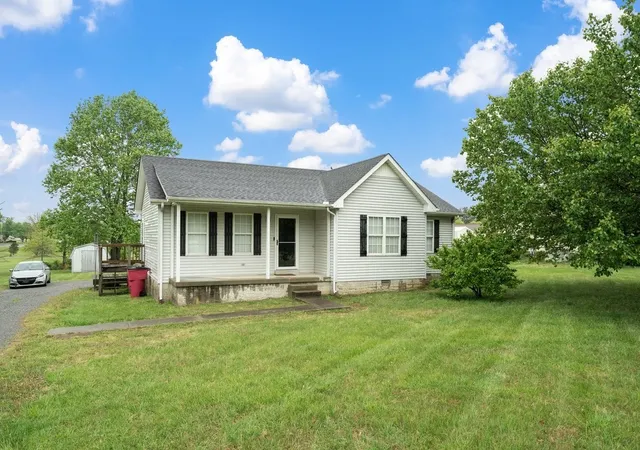 2nd image of 105 Gammons Ln, Lafayette, TN 37083 | MLS# 2922801