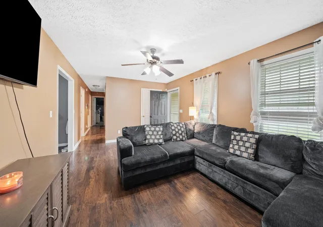 3rd image of 105 Gammons Ln, Lafayette, TN 37083 | MLS# 2922801