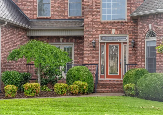 Photo 4 of Single family home for sale at 306 Gray Hawk Trl, Clarksville, TN 37043 | MLS# 2922397 | Listing updated on 2026-01-26
