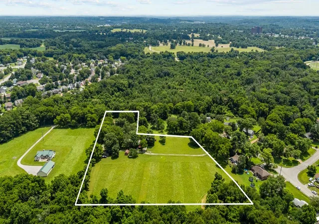 3rd image of 204 Butlers Ln, Old Hickory, TN 37138 | MLS# 2924352