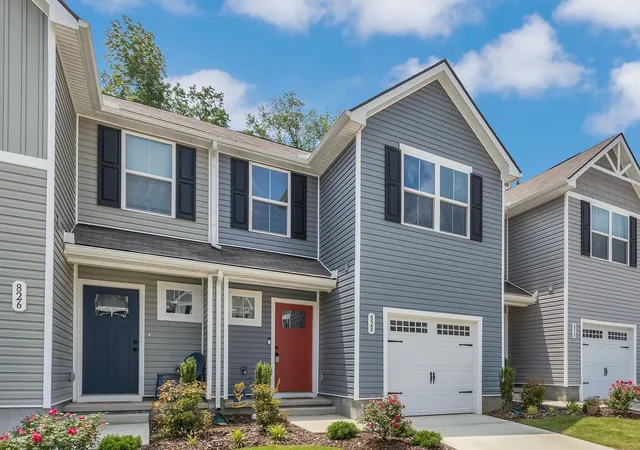 Photo 2 of Townhouse for sale at 828 Knox Crest Dr, Lebanon, TN 37090 | MLS# 2924505 | Listing updated on 2025-06-27