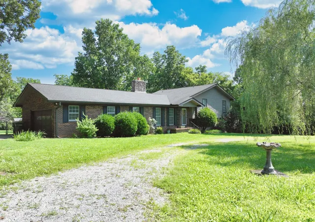 Photo 1 of Single family home for sale at 2085 Leeville Pike, Lebanon, TN 37090 | MLS# 2928951 | Listing updated on 2026-04-08