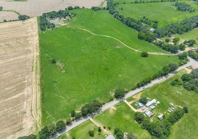 5th image of 108 County Rd 106, Florence, AL 35633 | MLS# 2923870