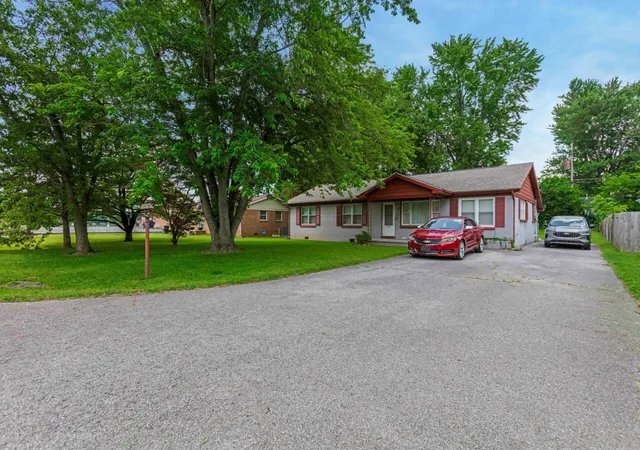 2nd image of 1710 Clarence Dr, Hopkinsville, KY 42240 | MLS# 2924222