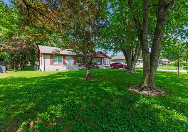 1st image of 1710 Clarence Dr, Hopkinsville, KY 42240 | MLS# 2924222