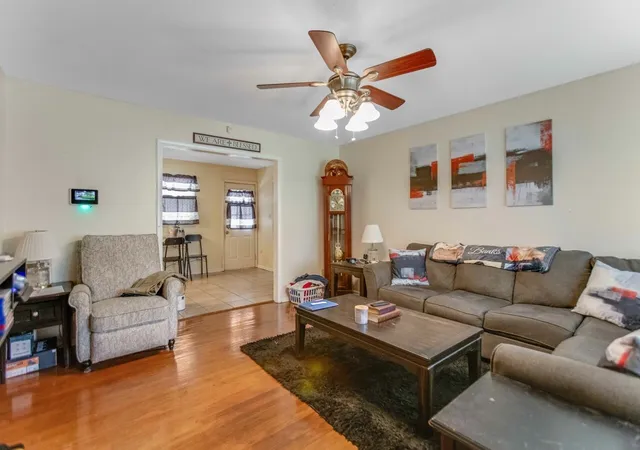 4th image of 1710 Clarence Dr, Hopkinsville, KY 42240 | MLS# 2924222