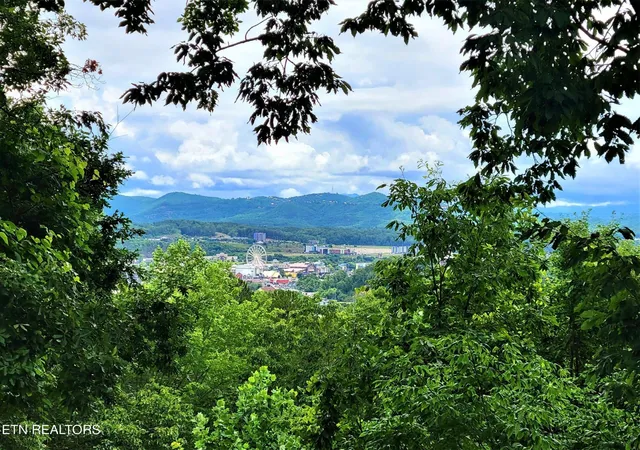 3rd image of 813 Lloyd Huskey Rd, Pigeon Forge, TN 37863 | MLS# 3065492