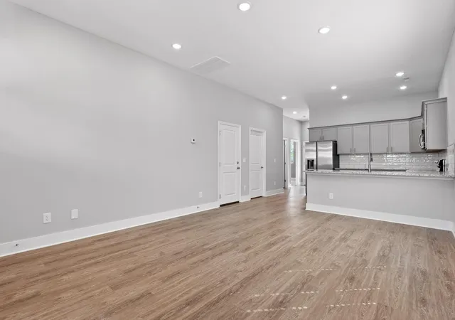 Photo 2 of Single family home for sale at 5325 Audreys Pl, Chattanooga, TN 37411 | MLS# 2924556 | Listing updated on 2025-09-24