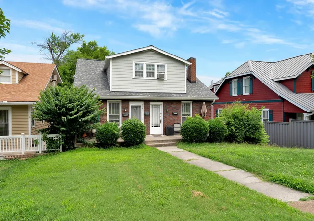 1st image of 2220 Ashwood Ave, Nashville, TN 37212 | MLS# 2932118