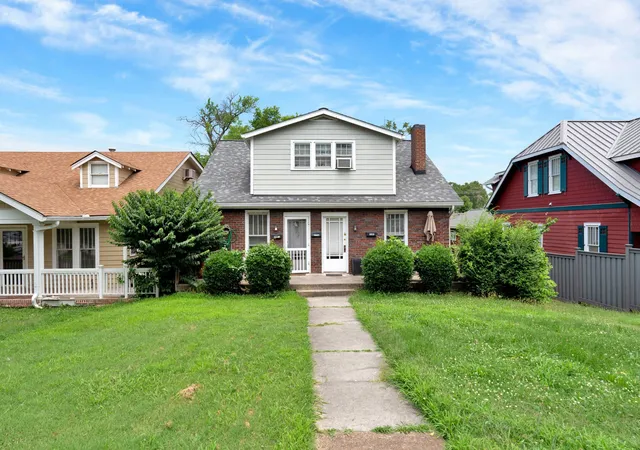 2nd image of 2220 Ashwood Ave, Nashville, TN 37212 | MLS# 2932118
